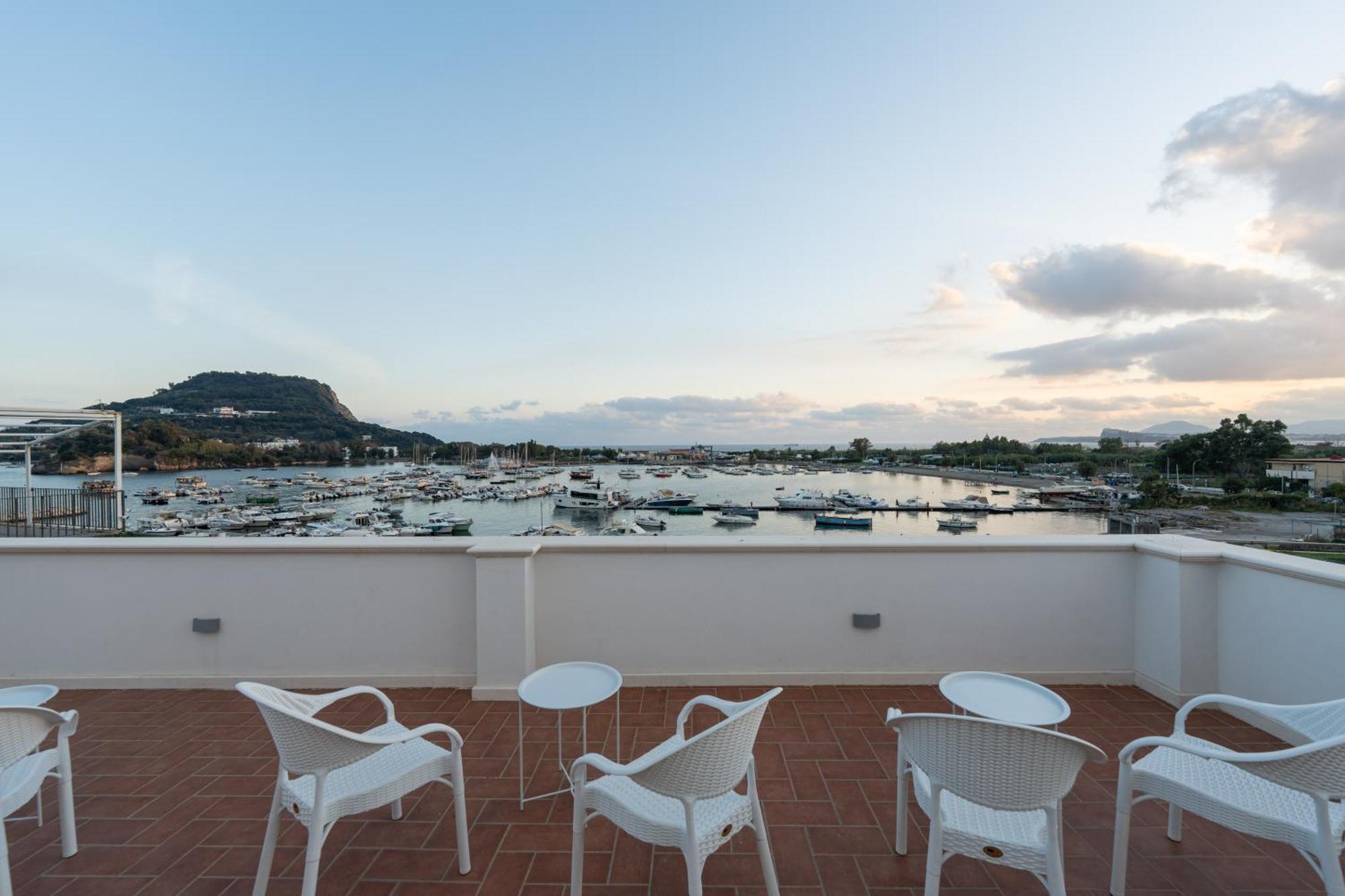 Hotel Baia Flegrea Meublè Bacoli Esterno foto